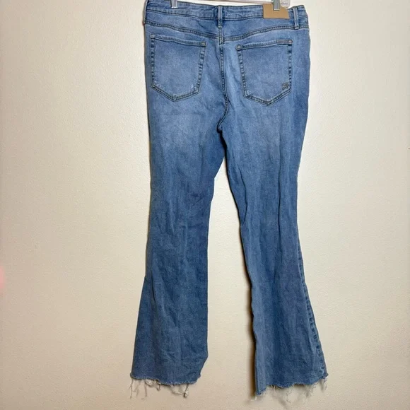 Seven7 Felicity High Rise Slim Flare Jeans Distressed Light Wash - Picture 6 of 7